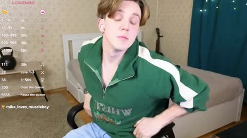 Snapshot of oliver_travis chatting on 12-19-24, 11:46 Oliver Evans online show from 12-19-24, 11:46