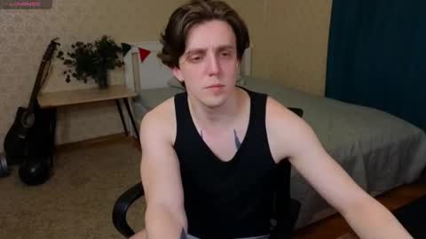 Snapshot of oliver_travis chatting on 02-12-26, 03:56 Oliver Evans online show from 02-12-26, 03:56