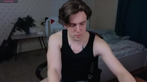 Snapshot of oliver_travis chatting on 04-21-26, 03:46 Oliver Evans online show from 04-21-26, 03:46