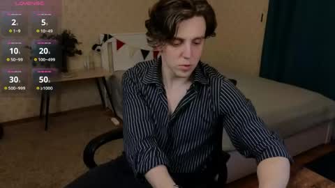 Snapshot of oliver_travis chatting on 05-12-26, 01:03 Oliver Evans online show from 05-12-26, 01:03