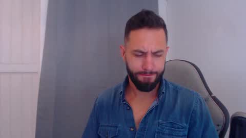 oliver online show from 12-17-24, 11:16