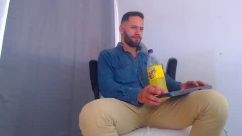 oliver online show from 01-11-25, 06:23