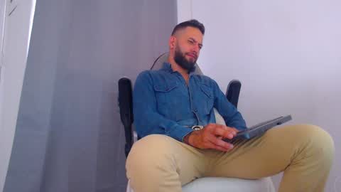 oliver online show from 02-17-25, 07:10