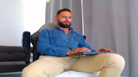 oliver online show from 11-21-25, 06:50