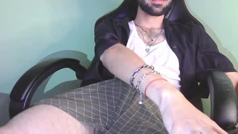 Oliver online show from 04-30-26, 01:34