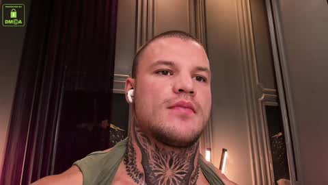 Snapshot of oliversport chatting on 12-23-24, 01:35 OliverSport online show from 12-23-24, 01:35