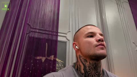 Snapshot of oliversport chatting on 12-26-24, 10:37 OliverSport online show from 12-26-24, 10:37