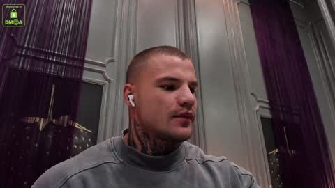 Snapshot of oliversport chatting on 12-29-24, 10:45 OliverSport online show from 12-29-24, 10:45