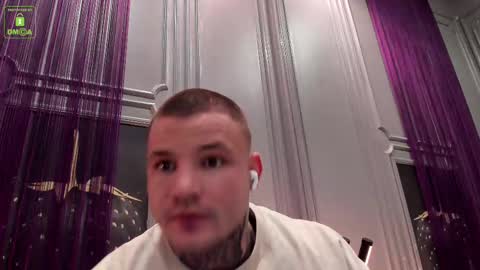 Snapshot of oliversport chatting on 02-09-25, 03:34 OliverSport online show from 02-09-25, 03:34