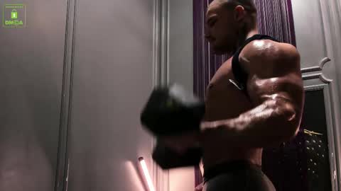 Snapshot of oliversport chatting on 02-22-25, 04:40 OliverSport online show from 02-22-25, 04:40