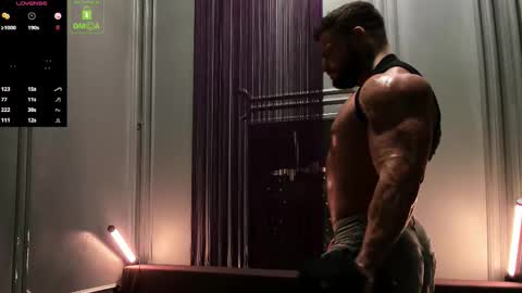 Snapshot of oliversport chatting on 10-08-25, 04:15 OliverSport online show from 10-08-25, 04:15