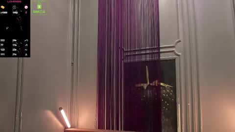 Snapshot of oliversport chatting on 10-21-25, 10:49 OliverSport online show from 10-21-25, 10:49