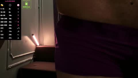 Snapshot of oliversport chatting on 10-22-25, 04:46 OliverSport online show from 10-22-25, 04:46