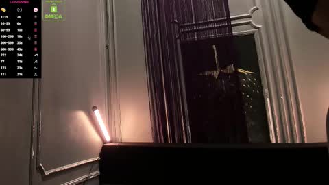 Snapshot of oliversport chatting on 10-31-25, 10:49 OliverSport online show from 10-31-25, 10:49