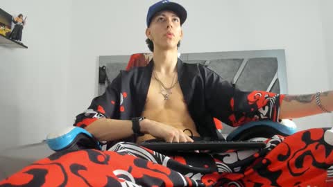 oliverthompson_01 online show from 02-06-25, 03:16