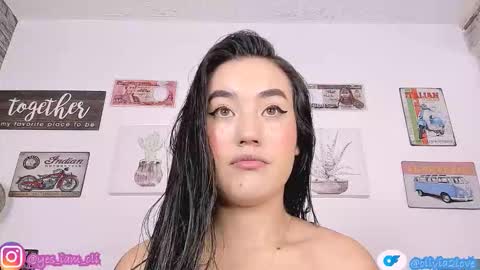 Snapshot of olivia22love chatting on 09-30-25, 12:32 ..................................... 500 am- 1200 pm GMT-5 online show from 09-30-25, 12:32