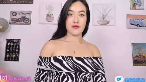 Snapshot of olivia22love chatting on 10-01-25, 12:44 ..................................... 500 am- 1200 pm GMT-5 online show from 10-01-25, 12:44