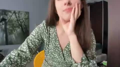 Snapshot of olivia__dream chatting on 06-06-26, 11:15 olivia__dream online show from 06-06-26, 11:15