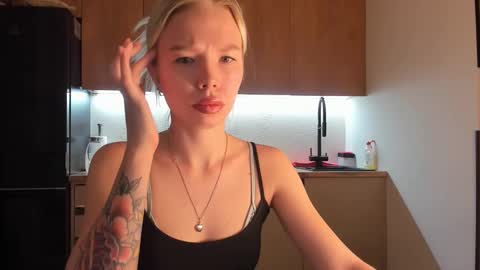 Olivia 3 online show from 12-29-24, 09:30