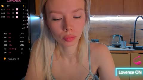 Olivia 3 online show from 03-27-26, 10:31