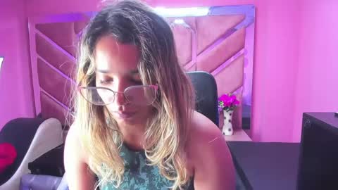  OLIVIA  online show from 01-31-25, 03:30