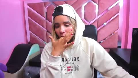  OLIVIA  online show from 03-02-25, 03:34