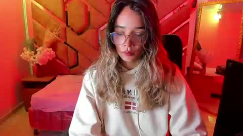 Snapshot of olivia_fox69 chatting on 07-21-26, 03:20 OLIVIA online show from 07-21-26, 03:20