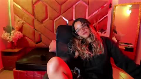 Snapshot of olivia_fox69 chatting on 07-23-26, 04:21 OLIVIA online show from 07-23-26, 04:21