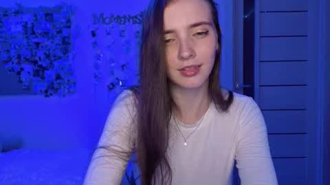 Snapshot of olivia_lily chatting on 03-20-26, 08:35 olivia_lily online show from 03-20-26, 08:35