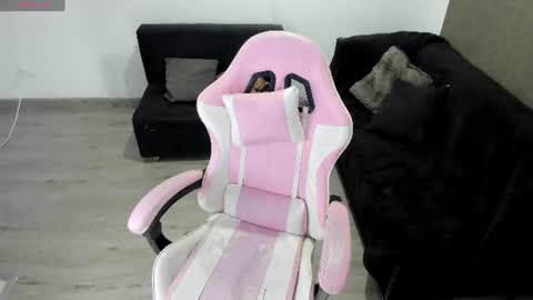 olivia_martine online show from 06-12-26, 03:38