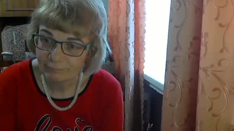 Olivia Mia online show from 04-02-26, 06:33