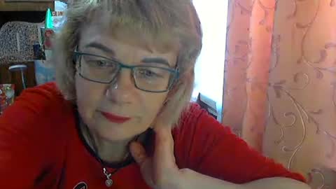 Olivia Mia online show from 04-28-26, 08:41