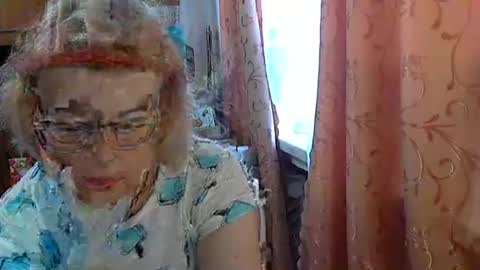 Olivia Mia online show from 06-10-26, 07:29