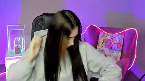 Snapshot of olivia_norton_ chatting on 10-07-25, 12:13 olivia_norton_ online show from 10-07-25, 12:13