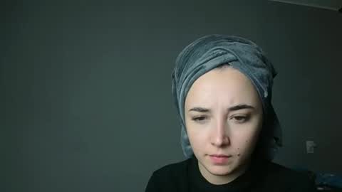 Olivia online show from 11-28-25, 12:08