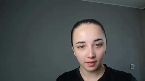 Olivia online show from 04-17-26, 07:00