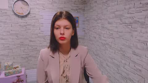 Snapshot of olivia_red_ chatting on 12-14-24, 06:35 Olivia online show from 12-14-24, 06:35