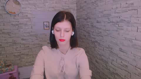 Snapshot of olivia_red_ chatting on 12-14-24, 09:40 Olivia online show from 12-14-24, 09:40