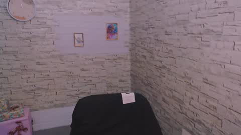 Snapshot of olivia_red_ chatting on 12-14-24, 06:30 Olivia online show from 12-14-24, 06:30