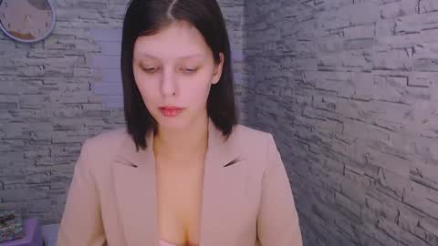 Snapshot of olivia_red_ chatting on 12-16-24, 04:27 Olivia online show from 12-16-24, 04:27