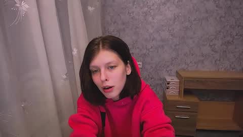 Snapshot of olivia_red_ chatting on 12-24-24, 02:44 Olivia online show from 12-24-24, 02:44