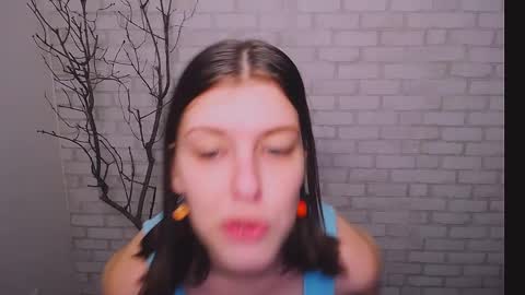 Snapshot of olivia_red_ chatting on 01-24-25, 10:43 Olivia online show from 01-24-25, 10:43