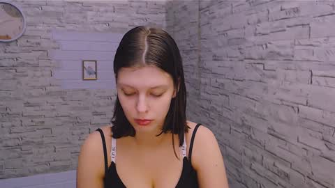 Snapshot of olivia_red_ chatting on 01-25-25, 07:18 Olivia online show from 01-25-25, 07:18