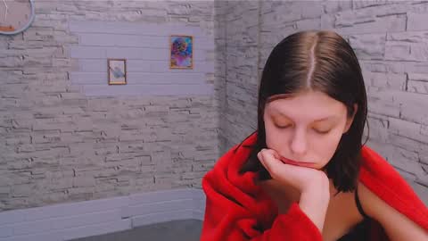 Snapshot of olivia_red_ chatting on 01-25-25, 10:28 Olivia online show from 01-25-25, 10:28