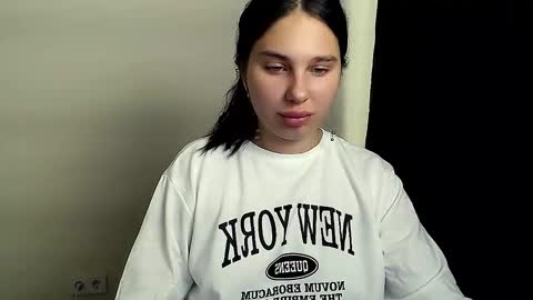 Snapshot of olivia_red_ chatting on 10-16-25, 04:24 Olivia online show from 10-16-25, 04:24