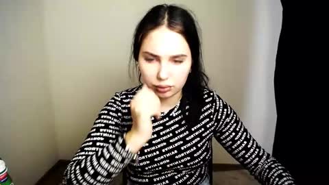 Snapshot of olivia_red_ chatting on 11-17-25, 11:05 Olivia online show from 11-17-25, 11:05