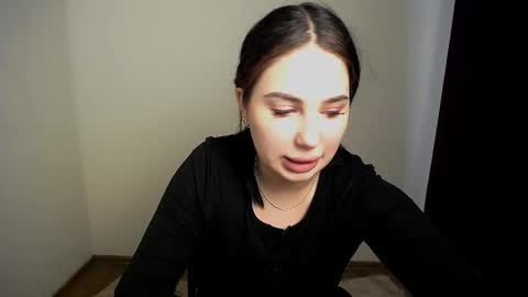 Snapshot of olivia_red_ chatting on 11-18-25, 09:03 Olivia online show from 11-18-25, 09:03