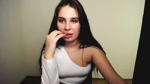 Snapshot of olivia_red_ chatting on 11-26-25, 09:27 Olivia online show from 11-26-25, 09:27