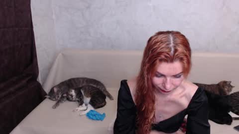 Snapshot of olivia_redd chatting on 11-18-25, 10:36 Olivia online show from 11-18-25, 10:36