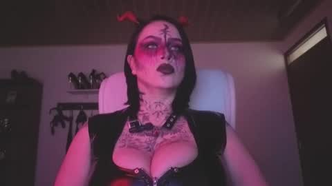   online show from 10-28-25, 01:36